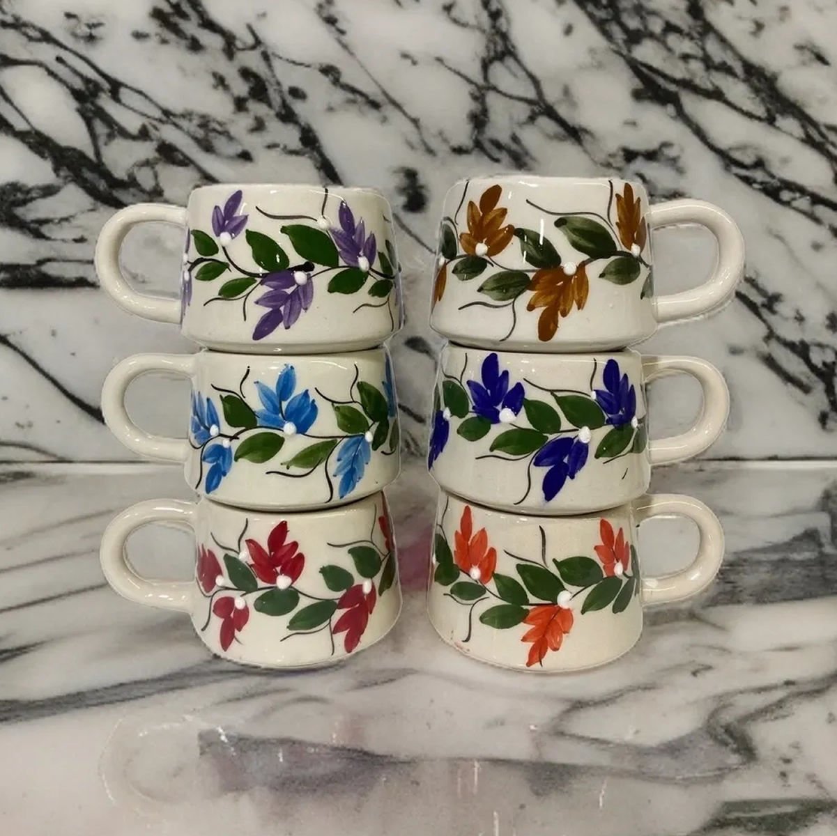 İlbay 6 lı Klasik Farklı Renk Üzüm Bağı Seramik Kupa Bardak Takımı