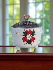 Ayşen Kırmızı Çiğdem Çiçeği Desenli Metal Kapaklı Seramik Şekerlik