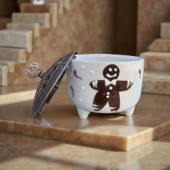 Ayşen Kurabiye Adam Desenli Metal Kapaklı Seramik Şekerlik