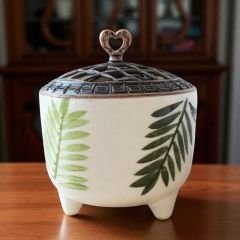 Ayşen Palmiye Yaprağı Desenli Metal Kapaklı Seramik Şekerlik