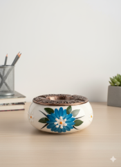 Mavi Çiğdem Çiçeği Desenli Metal Kapaklı El İşi Seramik Küllük | Rüzgar Küllüğü | Dış Mekan Küllüğü