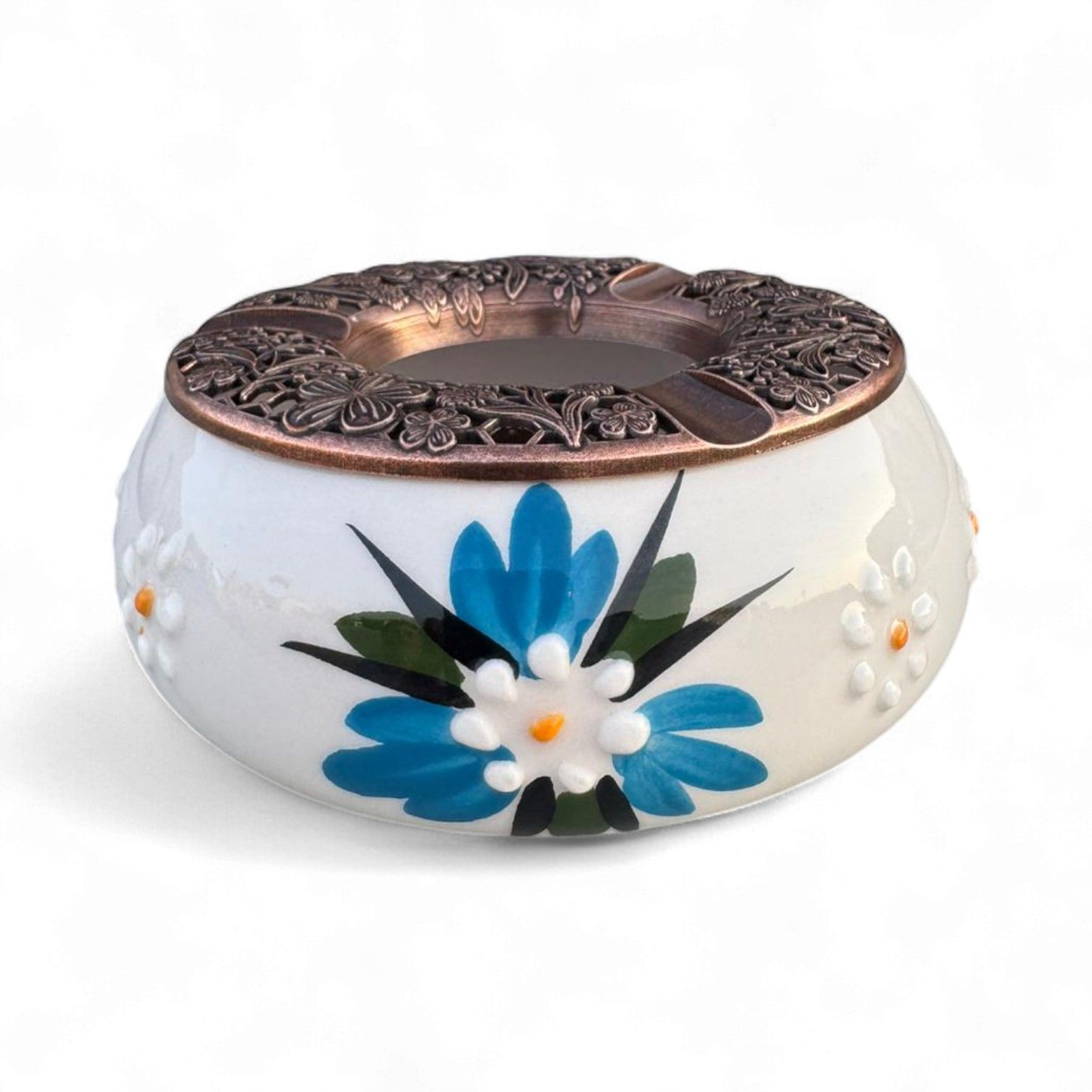 Mavi Çiğdem Çiçeği Desenli Metal Kapaklı El İşi Seramik Küllük | Rüzgar Küllüğü | Dış Mekan Küllüğü