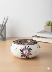 Lila Çiğdem Çiçeği Desenli Metal Kapaklı El İşi Seramik Küllük | Rüzgar Küllüğü | Dış Mekan Küllüğü