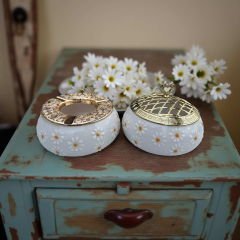 Çayır Papatya Desenli Metal Kapaklı Poyraz Seramik Şekerlik ve Küllük Seti