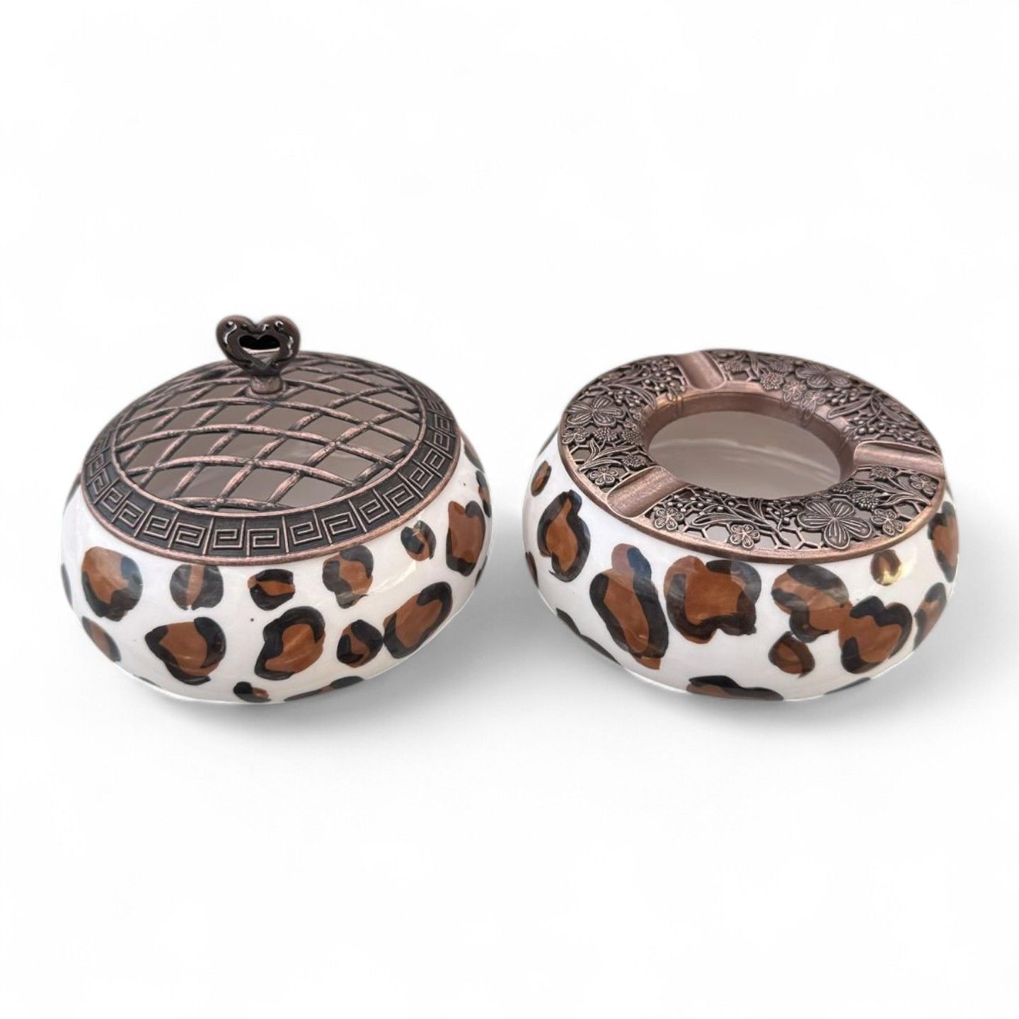 Kahverengi Dalmaçyalı Desenli Metal Kapaklı Poyraz Seramik Şekerlik ve Küllük Seti