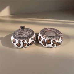 Kahverengi Dalmaçyalı Desenli Metal Kapaklı Poyraz Seramik Şekerlik ve Küllük Seti