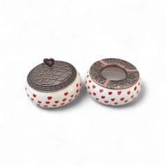 Kırmızı Kalp Desenli Metal Kapaklı Poyraz Seramik Şekerlik ve Küllük Seti