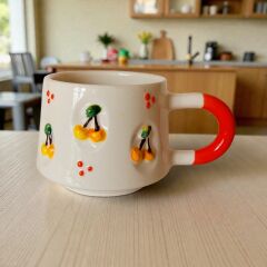 Çukur’daki Sarı Kiraz Kabartma Kupa, El İşi Seramik Kabartma Kupa, Hediyelik Kupa