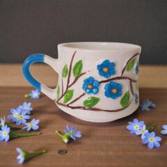 Beni Unutma Çiçeği Mavi Renk, El İşi Desen Kabartma Seramik Kupa Bardak Duble Kahve Fincanı