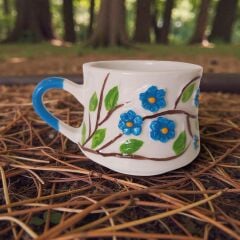 Beni Unutma Çiçeği Mavi Renk, El İşi Desen Kabartma Seramik Kupa Bardak Duble Kahve Fincanı