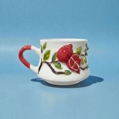 Nar Figürlü Kabartma Seramik Kupa