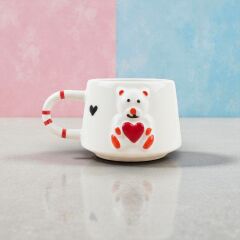 Kabartma Kırmızı Kalpli Ayıcık Figürlü Kabartma Seramik Kupa