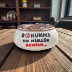 Dokunma Bu Küllük Benim Yazılı Metal Kapaklı Seramik Poyraz Küllük | Rüzgar Küllüğü | Dış Mekan Küllüğü