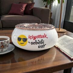 İçiyorsak Sebebi Var Yazılı Metal Kapaklı Seramik Poyraz Küllük | Rüzgar Küllüğü | Dış Mekan Küllüğü