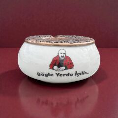 Böyle Yerde İçilir Yazılı Metal Kapaklı Seramik Poyraz Küllük | Rüzgar Küllüğü | Dış Mekan Küllüğü