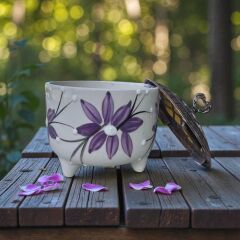 Lila Zambak Desenli Metal Kapaklı Ayşen Seramik Şekerlik