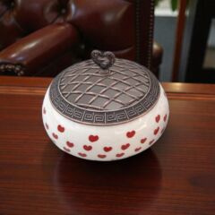 Kırmızı Kalp Desenli Metal Kapaklı Poyraz Şekerlik